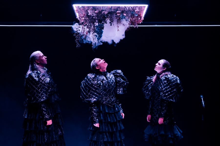 Staubfrau | &copy; Lukas Diller 